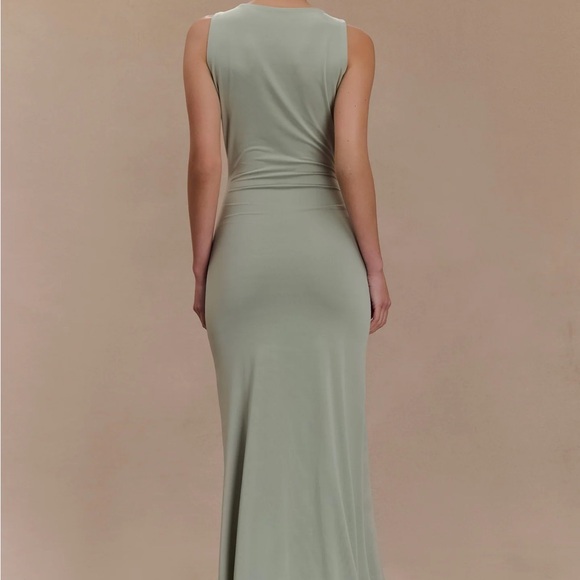Elegant Sage Green Gown - Picture 3 of 9